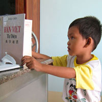 Bình Thuận: Cậu bé vừa biết nói đã đọc 3 thứ tiếng